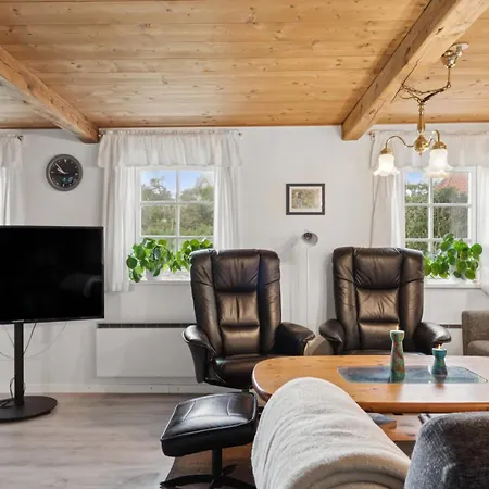 Villa Cozy With A View Of The North Sea