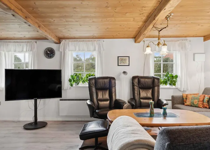 Cozy With A View Of The North Sea *